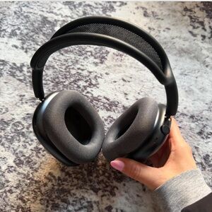AirPod Max Midnight